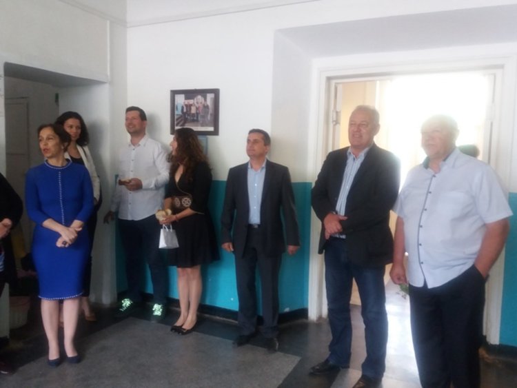 Първият по рода си Център за проектно базирано обучение е в Търън, откриха го с празник за цялото село