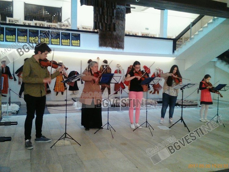 Цигулков ансамбъл "Виолина"