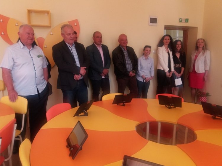 Първият по рода си Център за проектно базирано обучение е в Търън, откриха го с празник за цялото село