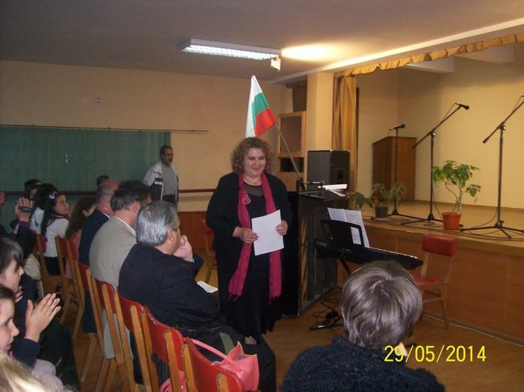 Петя Кучмова на честването на 60 години Детска музикална школа в Устово. Снимка Фейсбук