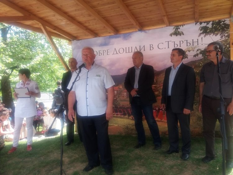 Първият по рода си Център за проектно базирано обучение е в Търън, откриха го с празник за цялото село