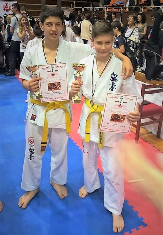 7 купи за каратеките на „Мълния“, Димитър Пасев най-техничен на Националното