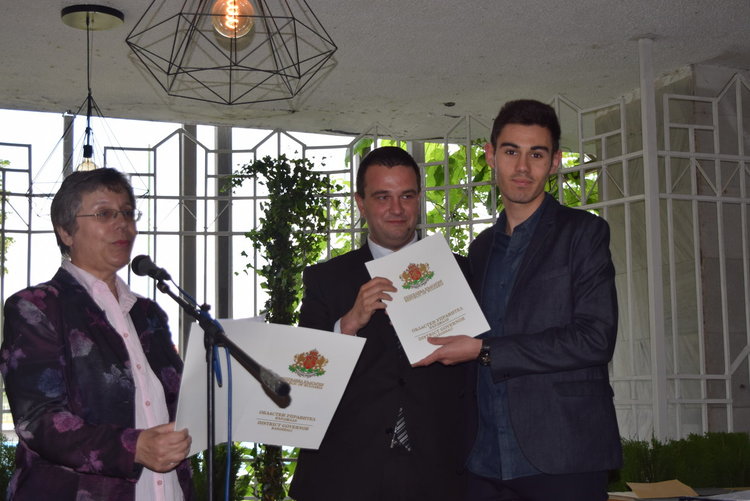 Отличие за изявените ученици