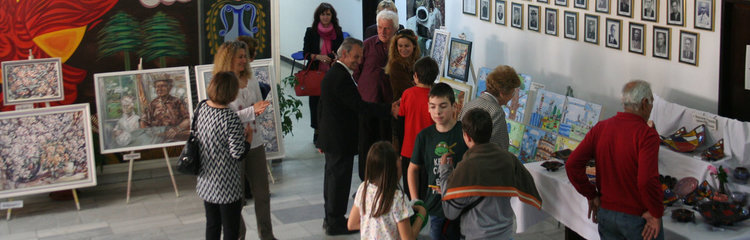 Четвърта изложба на три поколения беше открита в коридора на властта