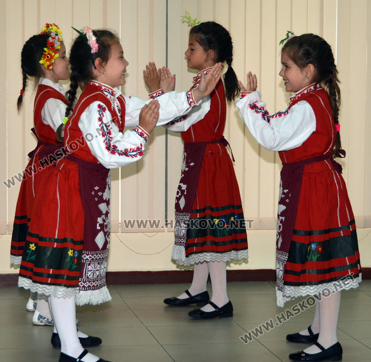 Тракийци с поздрав за Деня на българската писменост