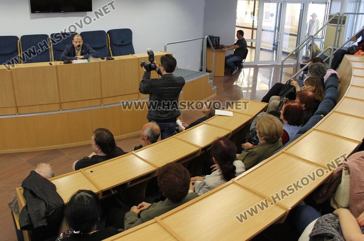 Зам.председателят на ОбС Юлиян Семерджиев разясни защо се налага провеждането на анкета