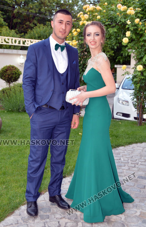 Блясък и стил на бала на „Васил Левски”