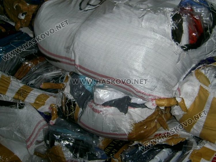 Хванаха имитатори на лога на известни марки