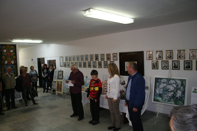 Четвърта изложба на три поколения беше открита в коридора на властта