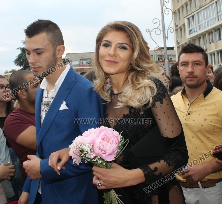 75 богоровци от випуск 2017 празнуват бална вечер