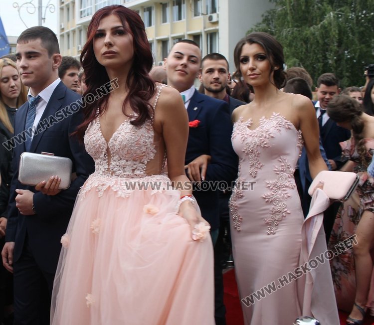 75 богоровци от випуск 2017 празнуват бална вечер