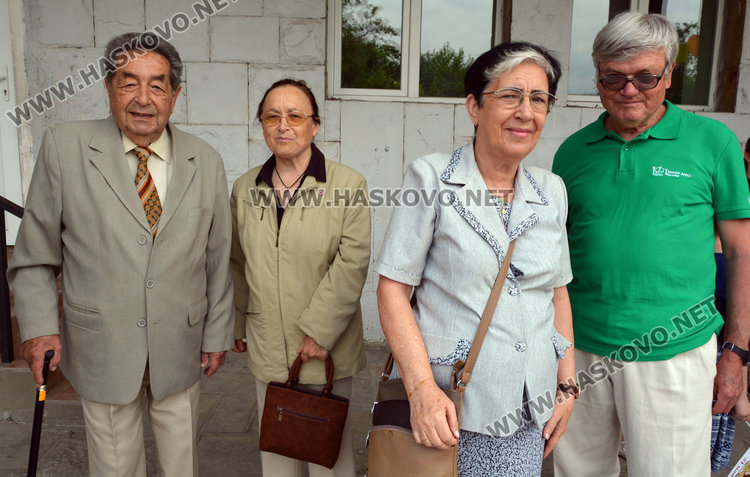 Песни, танци и рецитал за 24 май във „Васил Левски“