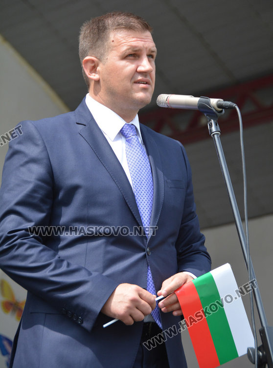 Пъстро шествие на училищата и награди за учителите развълнуваха Хасково на 24 май