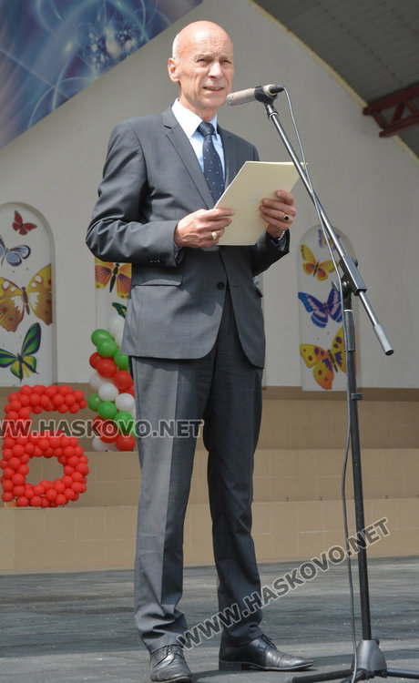 Пъстро шествие на училищата и награди за учителите развълнуваха Хасково на 24 май