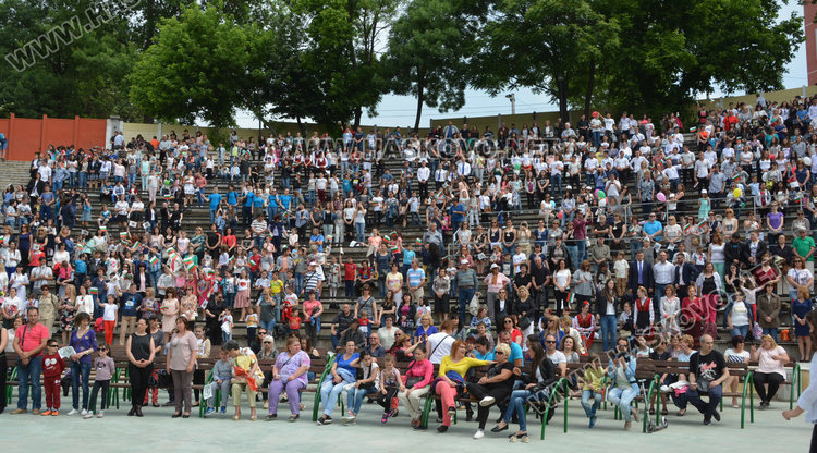 Пъстро шествие на училищата и награди за учителите развълнуваха Хасково на 24 май