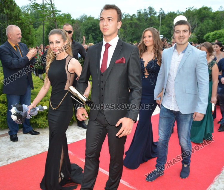 Отброяване от 1 до 12 за Мис Хасково 2016 на вечерта на Икономическия