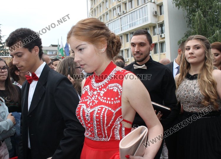 75 богоровци от випуск 2017 празнуват бална вечер