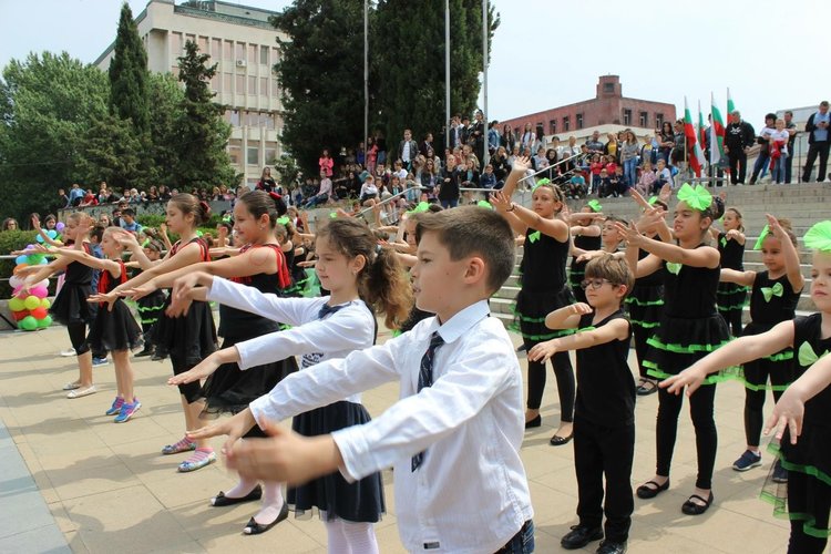 Асеновград отбеляза тържествено най-светлия български празник 24 май
