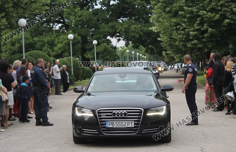 75 богоровци от випуск 2017 празнуват бална вечер