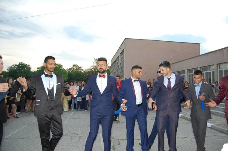 Абитуриентите от ПГСС откриха баловете