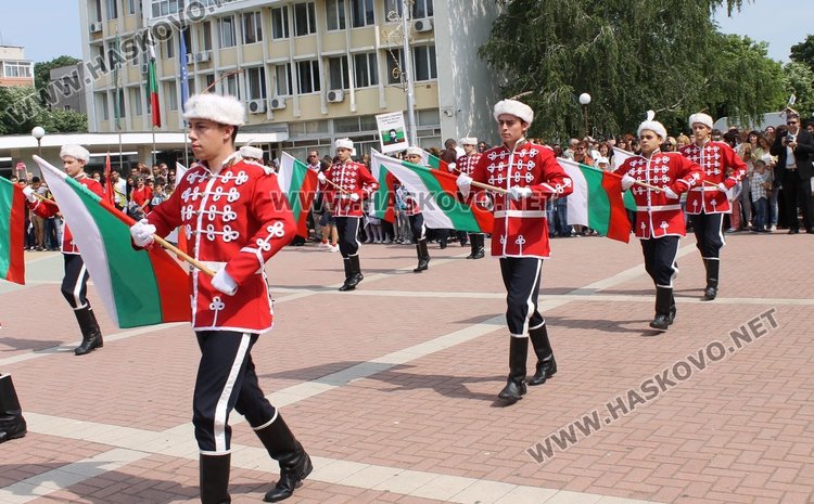 Отличиха трима преподаватели и деец на културата за 24 май в Димитровград