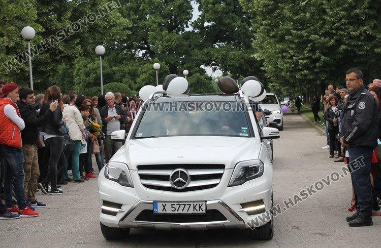 75 богоровци от випуск 2017 празнуват бална вечер