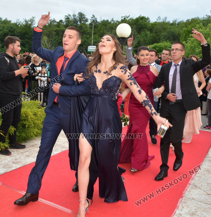 Отброяване от 1 до 12 за Мис Хасково 2016 на вечерта на Икономическия