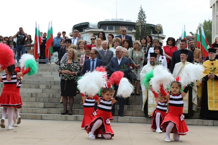 Асеновград отбеляза тържествено най-светлия български празник 24 май