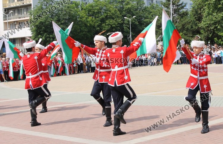 Отличиха трима преподаватели и деец на културата за 24 май в Димитровград