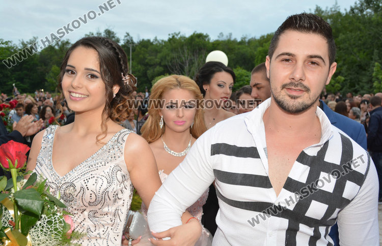 Отброяване от 1 до 12 за Мис Хасково 2016 на вечерта на Икономическия