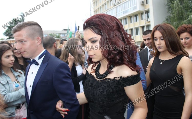 75 богоровци от випуск 2017 празнуват бална вечер