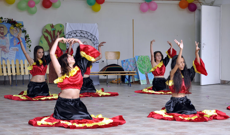 С шествие, концерт и театър отпразнуваха 24-и май в Минерални бани