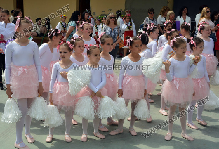 Пъстро шествие на училищата и награди за учителите развълнуваха Хасково на 24 май