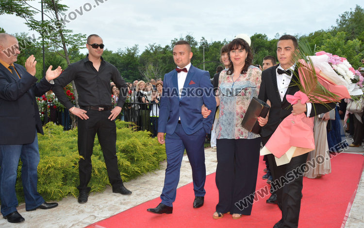 Отброяване от 1 до 12 за Мис Хасково 2016 на вечерта на Икономическия