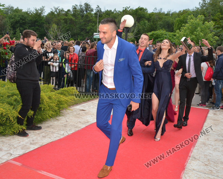 Отброяване от 1 до 12 за Мис Хасково 2016 на вечерта на Икономическия