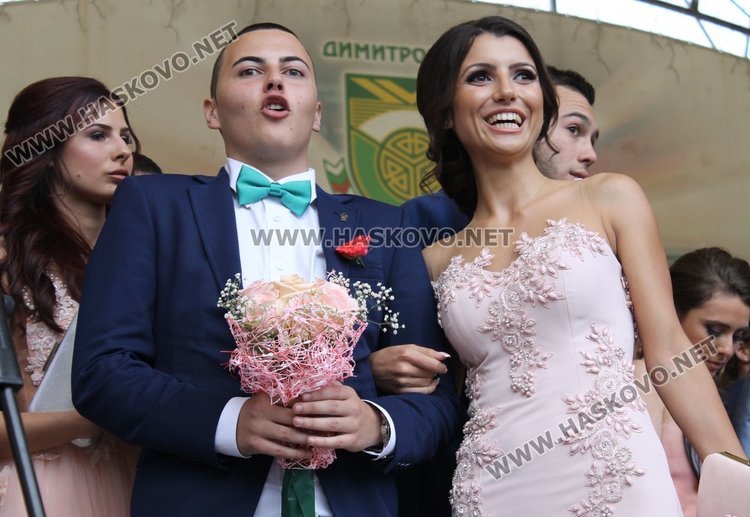 75 богоровци от випуск 2017 празнуват бална вечер