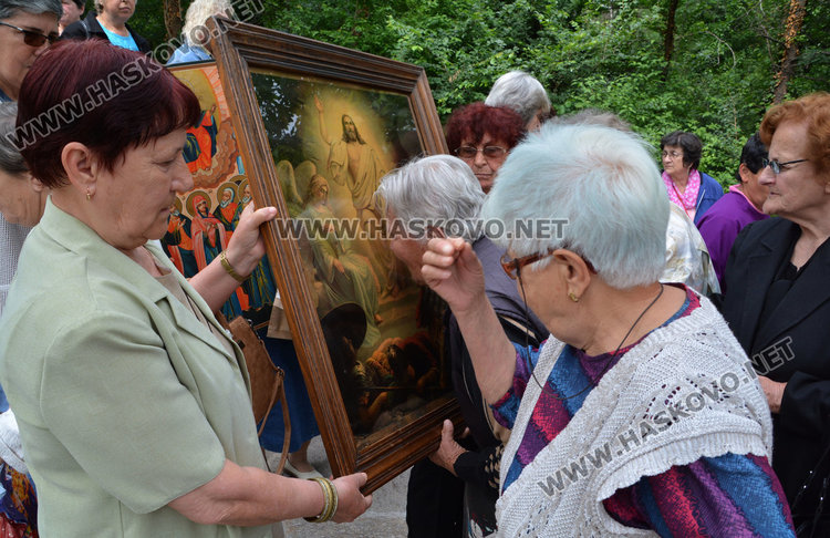 Десетки в литийно шествие на Спасовден в Хасково