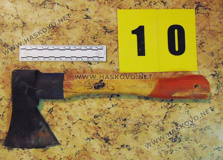 Брадвата, с която е посечен Петко Марков