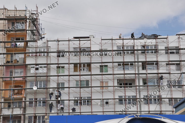 До 150 лв. глоби за строители без каски на обектите