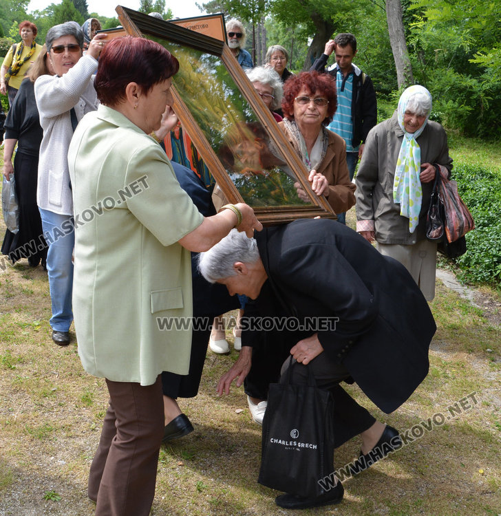 Десетки в литийно шествие на Спасовден в Хасково