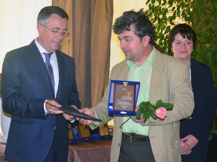 Наградените от кмета на Кърджали педагози и дейци на културата и неговите мотиви