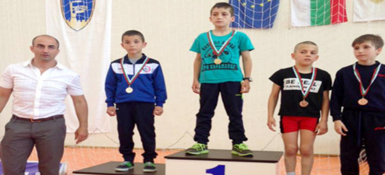 Борец от Караманци  стана републикански шампион по борба до 30 кг.