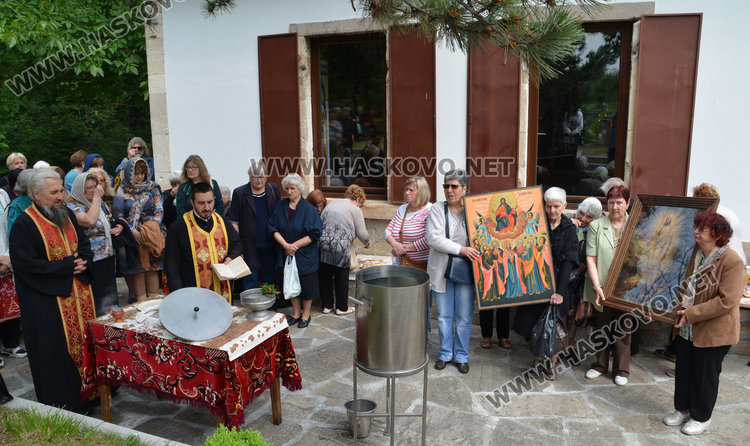 Десетки в литийно шествие на Спасовден в Хасково