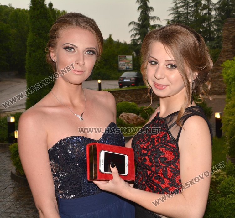 Балът на Спортното училище тръгна като по вода