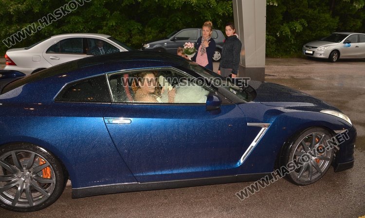 Балът на Спортното училище тръгна като по вода