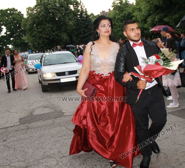 60 абитуриенти изпрати днес Професионалната гимназия в Димитровград