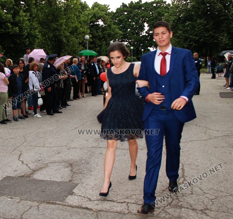 60 абитуриенти изпрати днес Професионалната гимназия в Димитровград