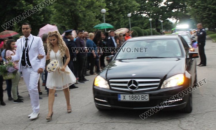 60 абитуриенти изпрати днес Професионалната гимназия в Димитровград