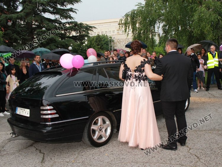 60 абитуриенти изпрати днес Професионалната гимназия в Димитровград