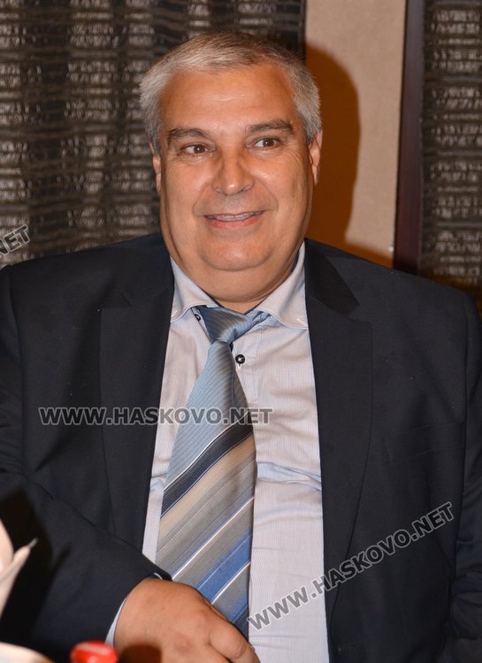 Дъждът не помрачи бала на Гимназията по механоелектротехника